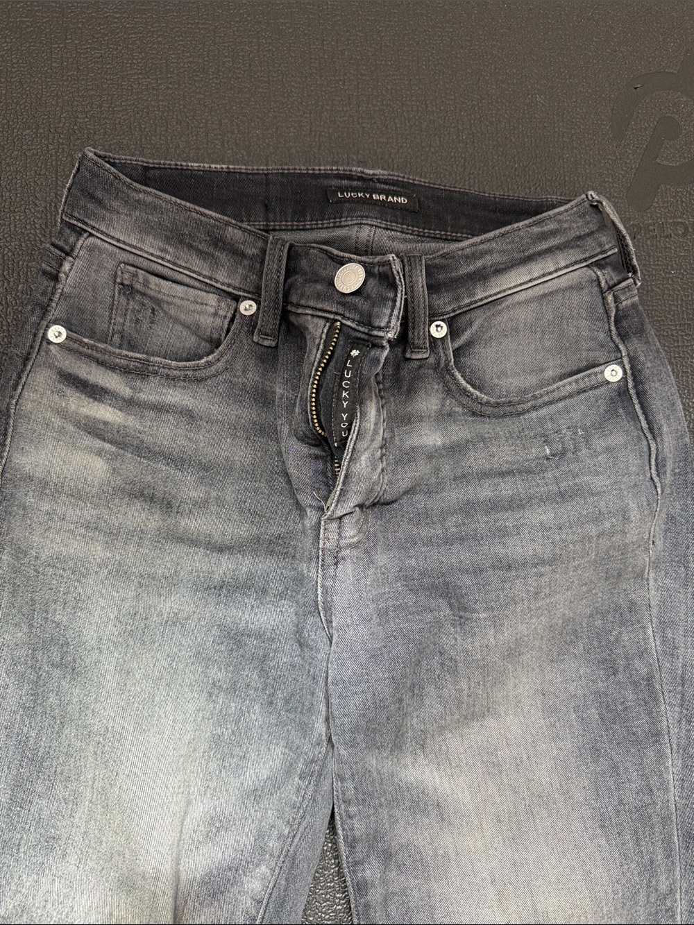 Lucky Brand Men’s Faded Gray Slim Straight Jeans
